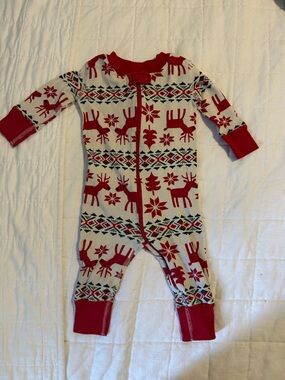 Hanna Andersson Red and Cream Reindeer Holiday One-Piece Footie